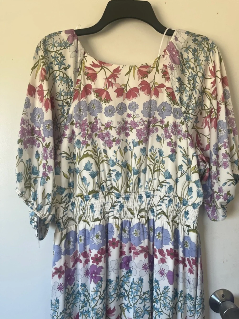 Maison Tara Floral light and airy soft spring maxi dress in ivory and lilac NWT - Picture 7 of 11